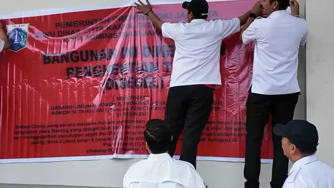 Pramono Larang Operasi Padel Meruya Utara Tanpa PBG Resmi