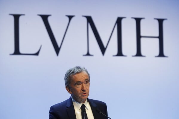 Bernard Arnault Lepas dari 10 Besar Miliarder Global usai Kekayaan Anjlok Tajam